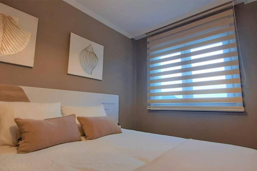 Apartamento Playa Foz Con Piscina Y Parking 010 Lägenhet Exteriör bild